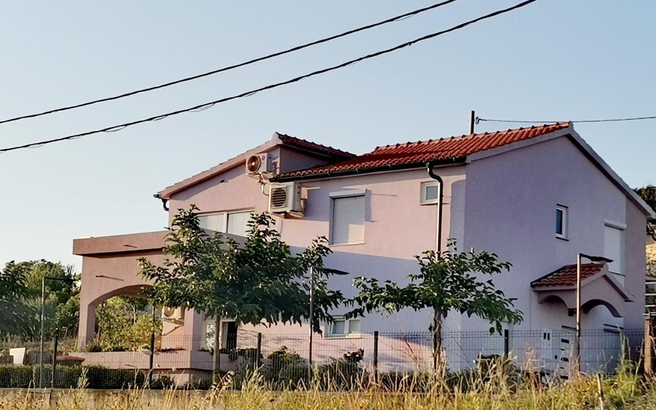 Apartmani Darko Rtina Exteriör bild