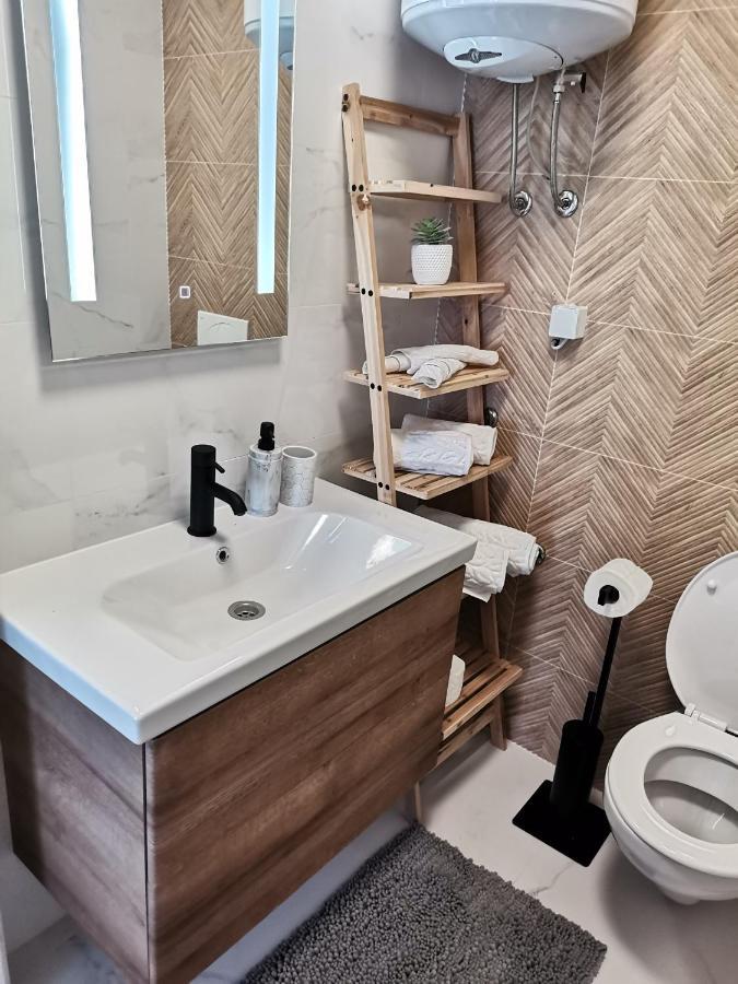 Apartmani Darko Rtina Exteriör bild